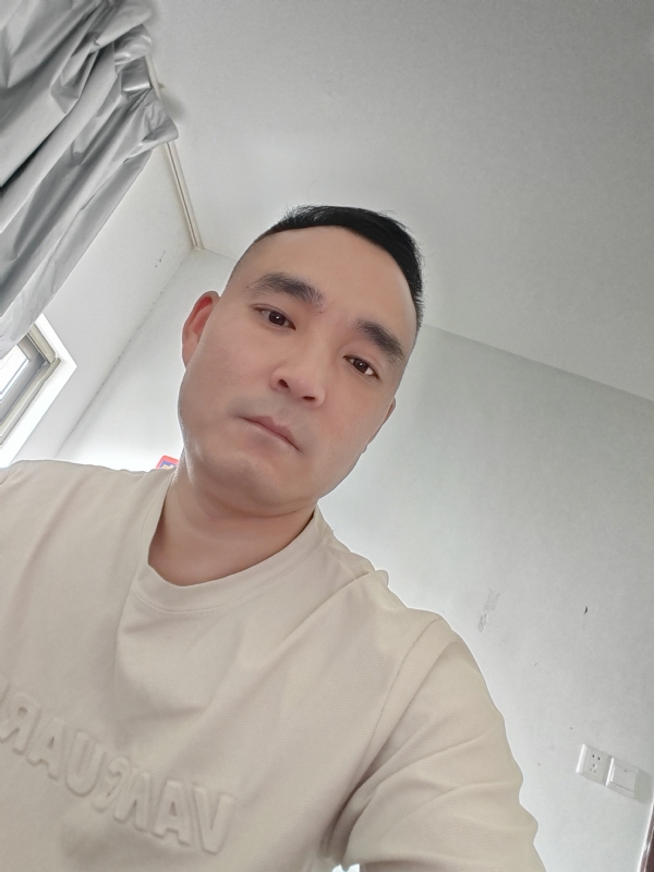 小锋的第一张照片--平顶山残疾人相亲网